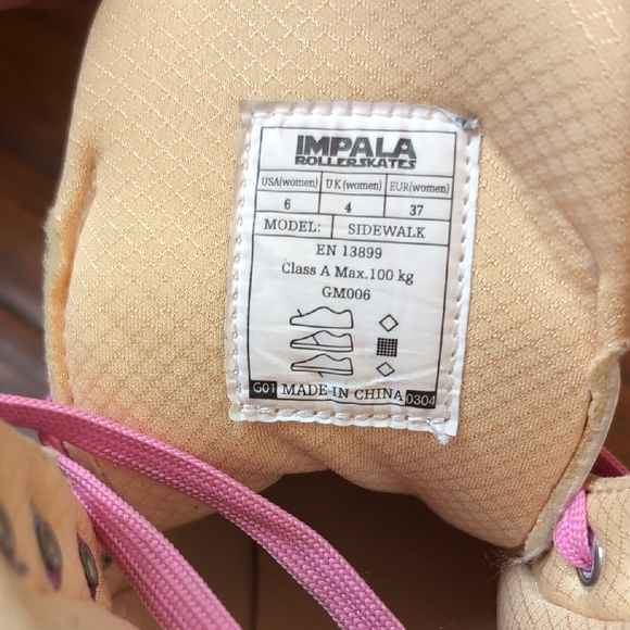 Pink Plaid Retro Roller Skates - Picture 6 of 6